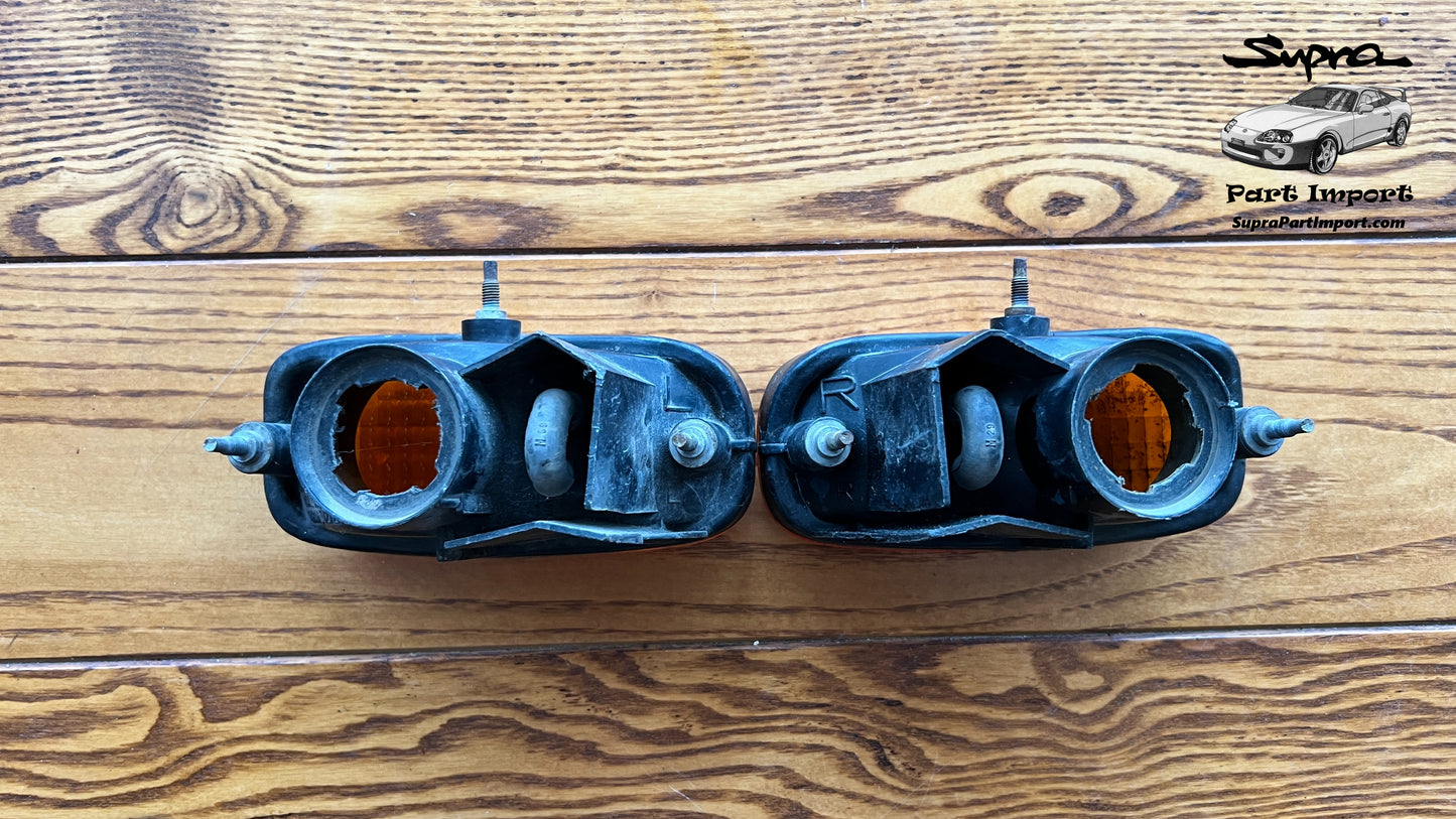 *DISCONTINUED* JZA80/MK4 Supra Genuine OEM LHD/RHD S1 Front Turn Signal Set (81511-14370 + 81521-14370)